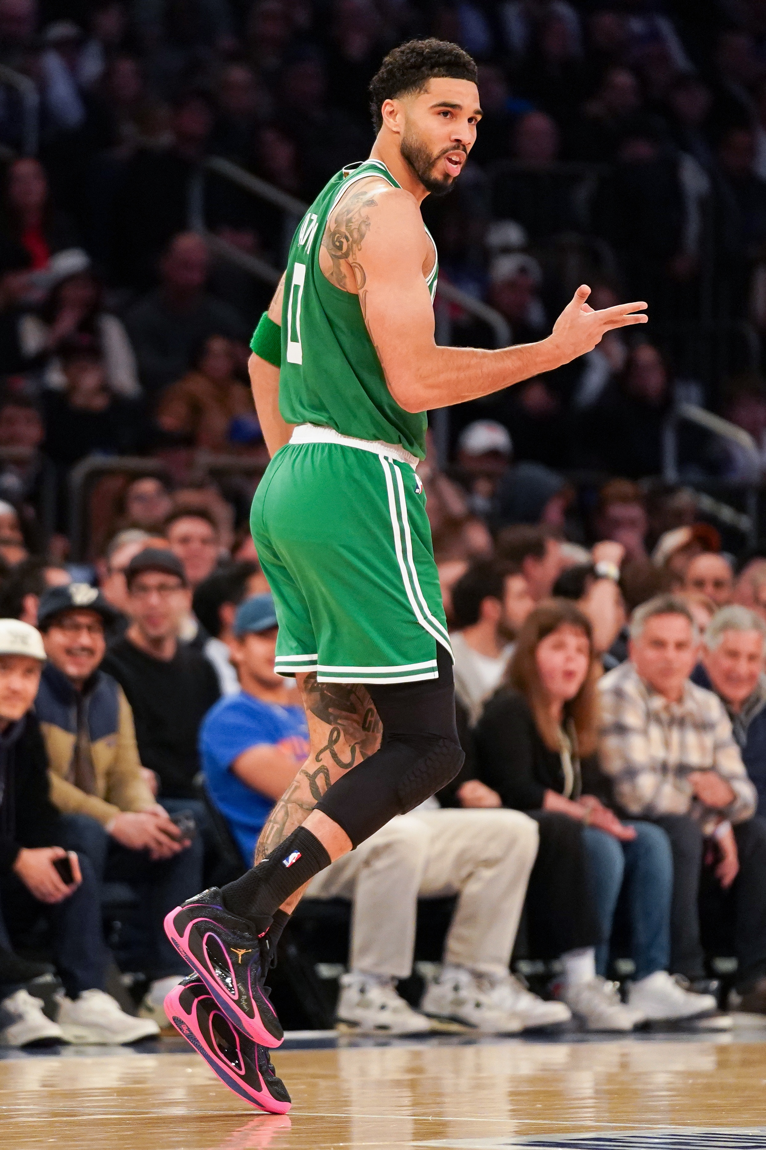 开云线上入口-记者：希望塔图姆能对自己更宽容一些 一步一步慢慢来